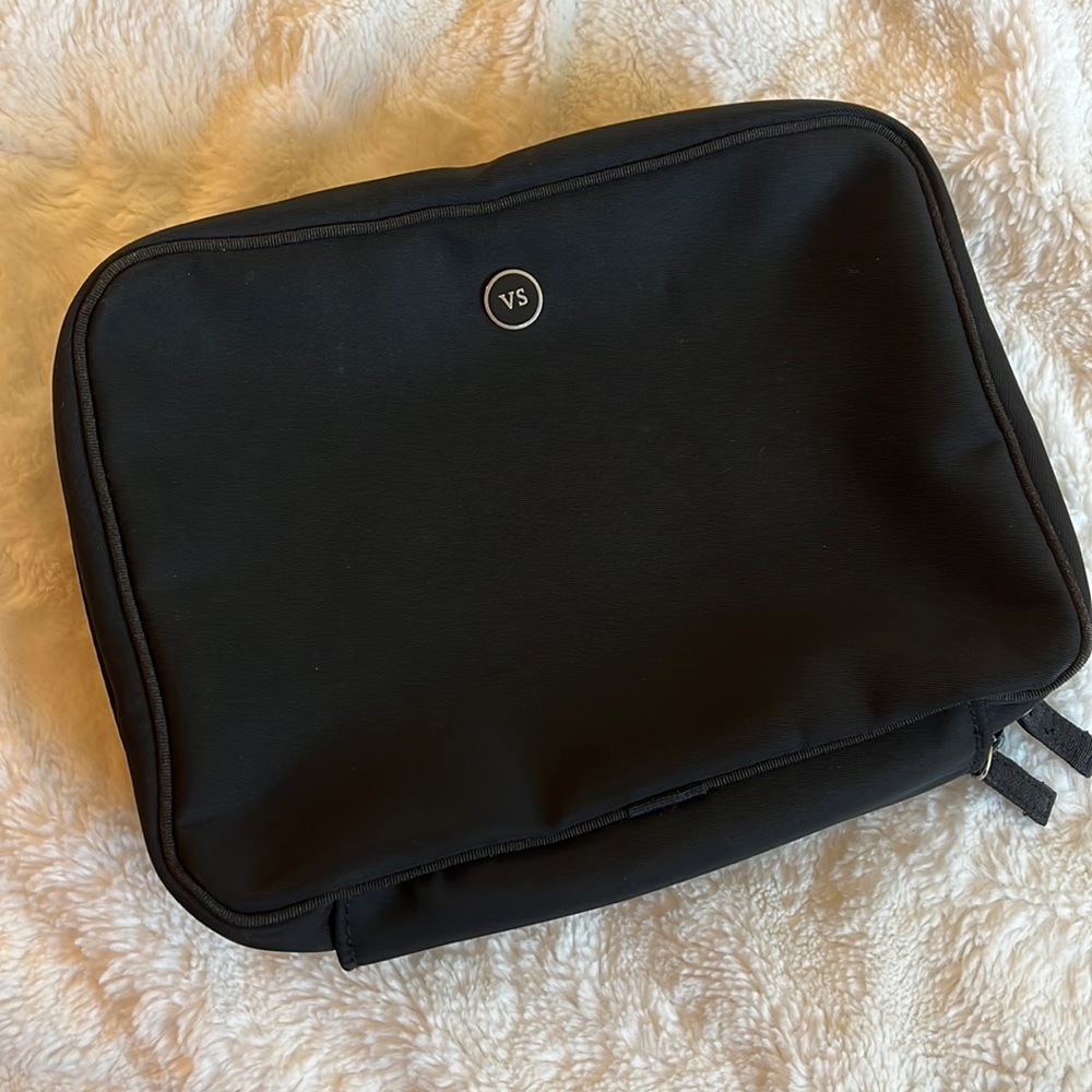 VICTORIA’S SECRET Makeup Bag